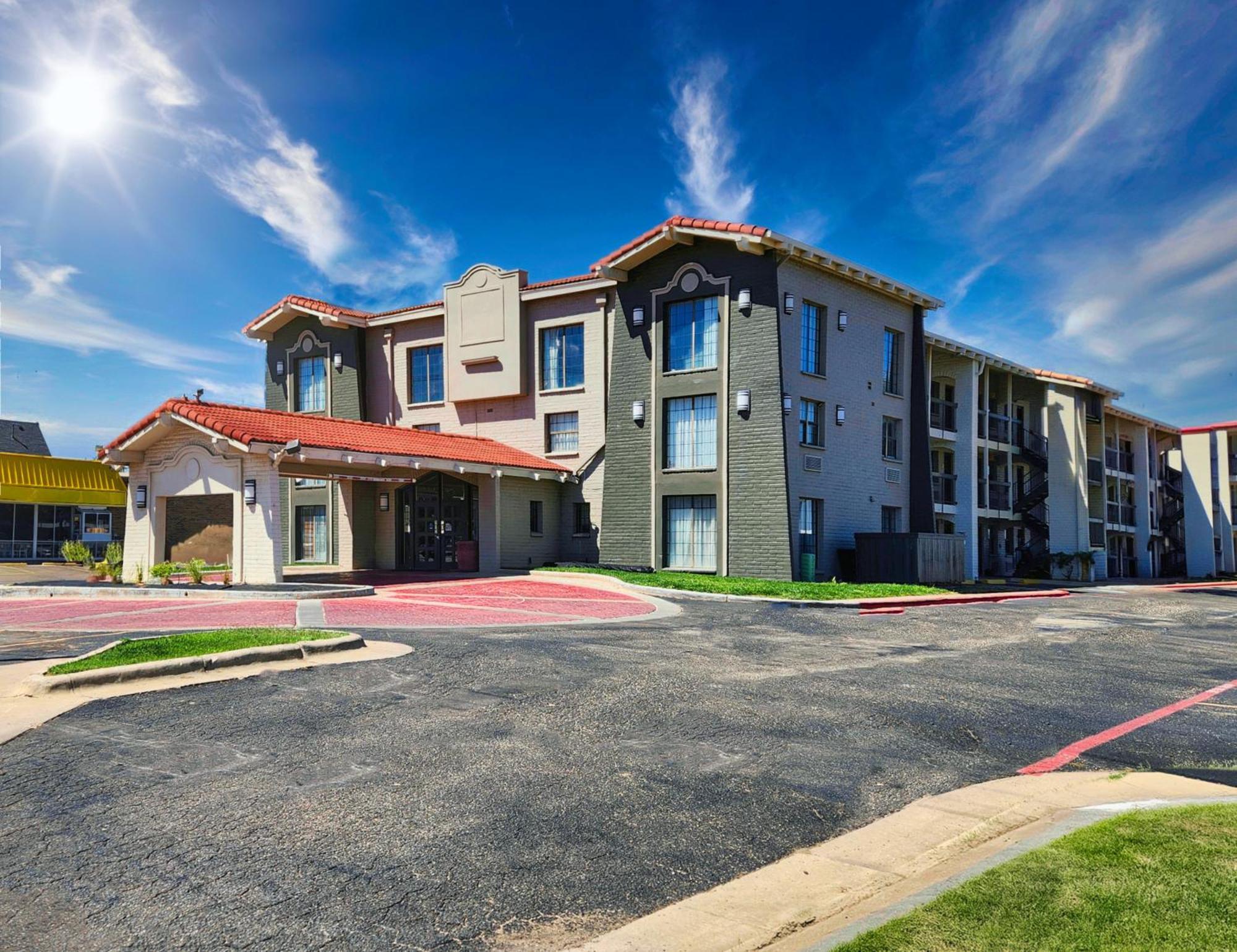 La Quinta By Wyndham West Medical Center Hotel 3*
