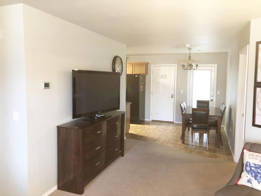 Holiday home Mckinley House - Gym, Garage And Fenced Yard *