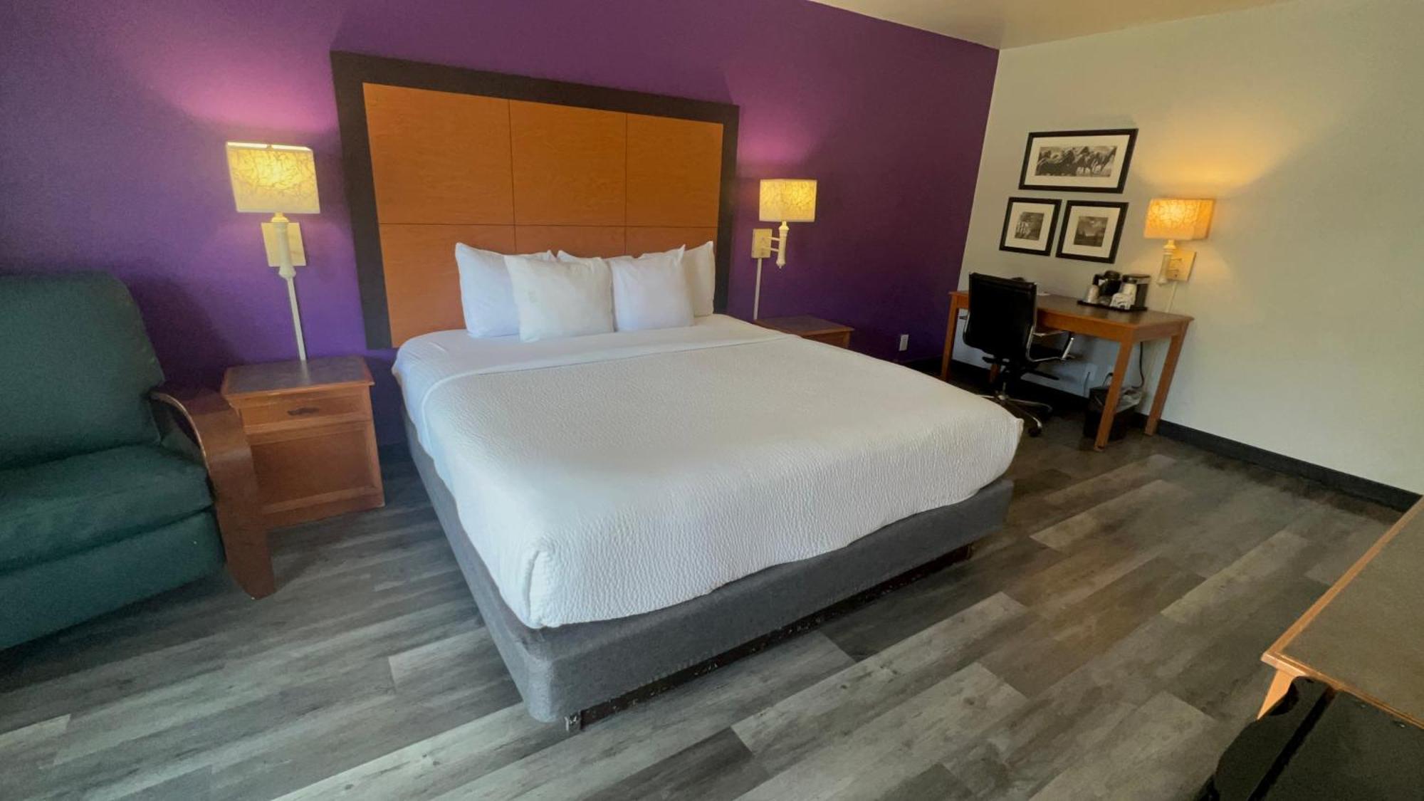 La Quinta By Wyndham Mid-city Hotel
