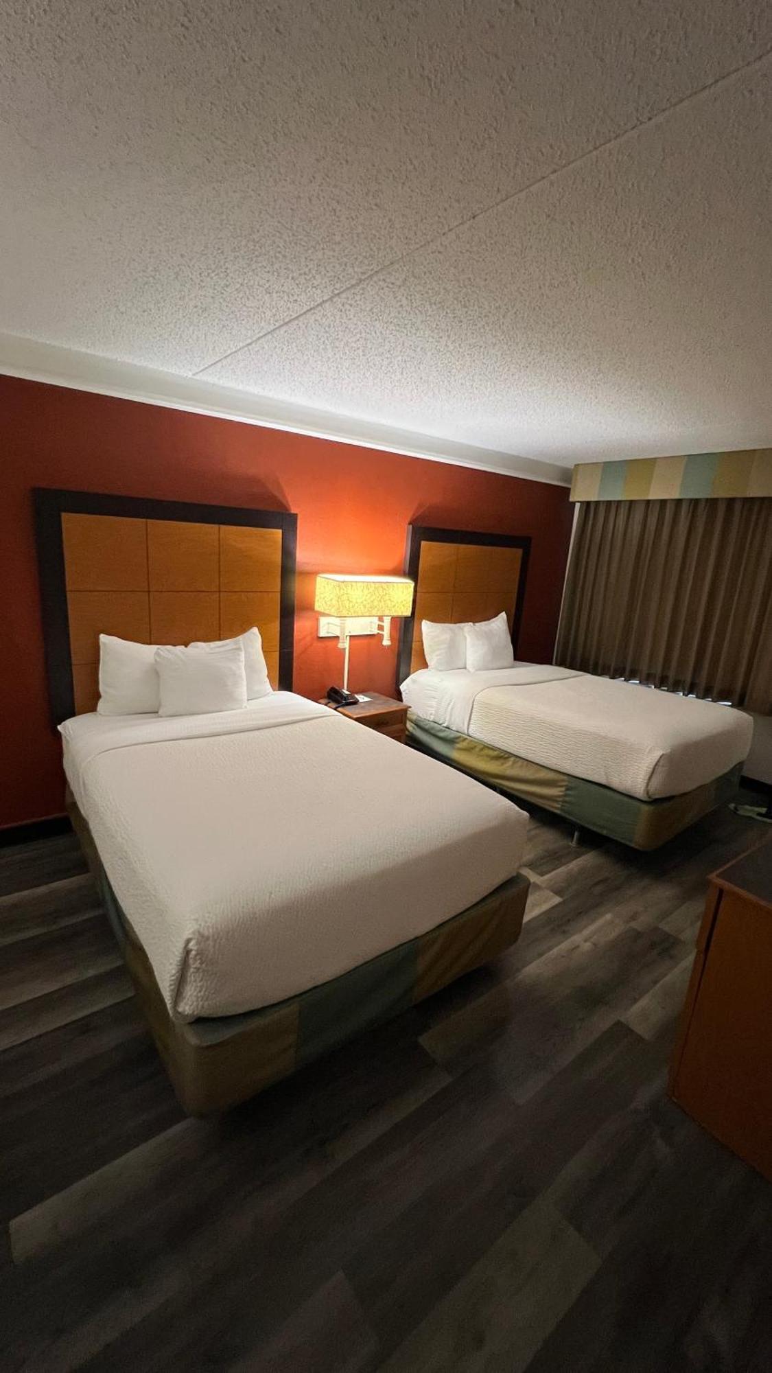 La Quinta By Wyndham Mid-city Hotel 3*
