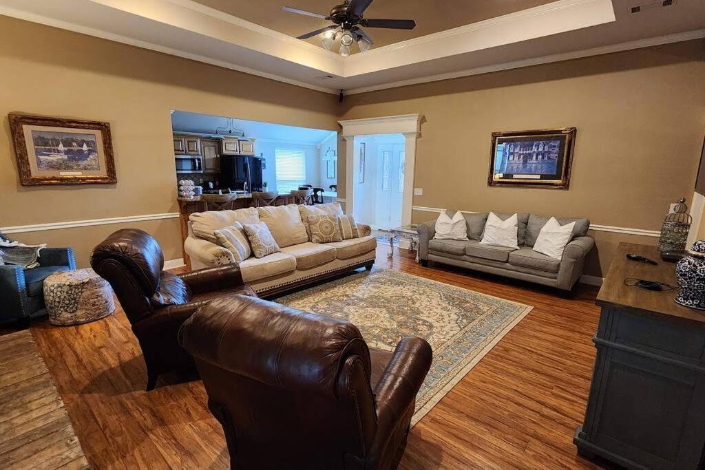 Magnificent Home, Game-room, Close To Everything Holiday home *
