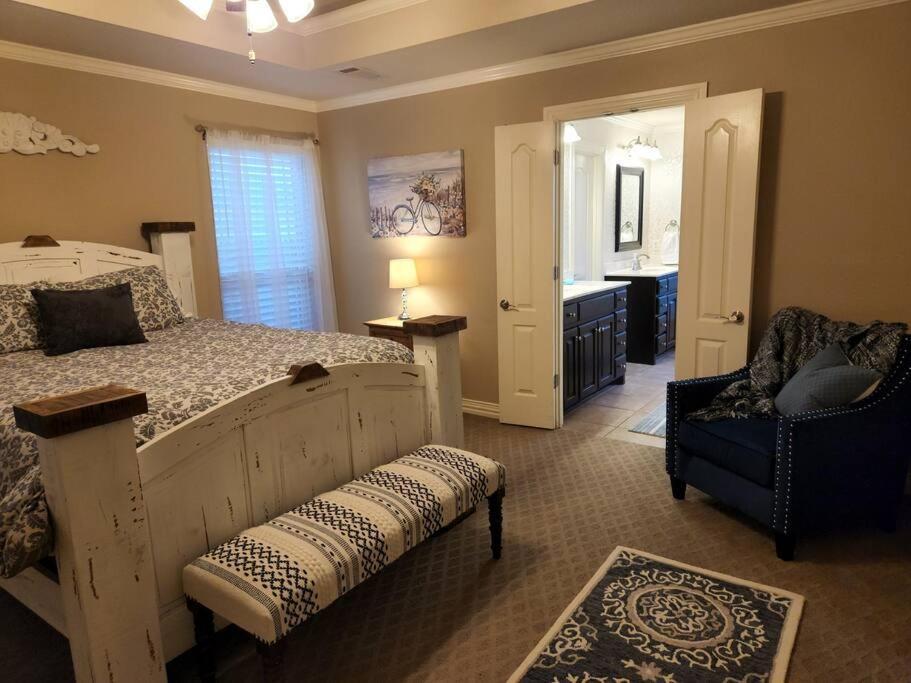 Magnificent Home, Game-room, Close To Everything Holiday home Amarillo