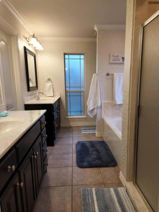 Magnificent Home, Game-room, Close To Everything *