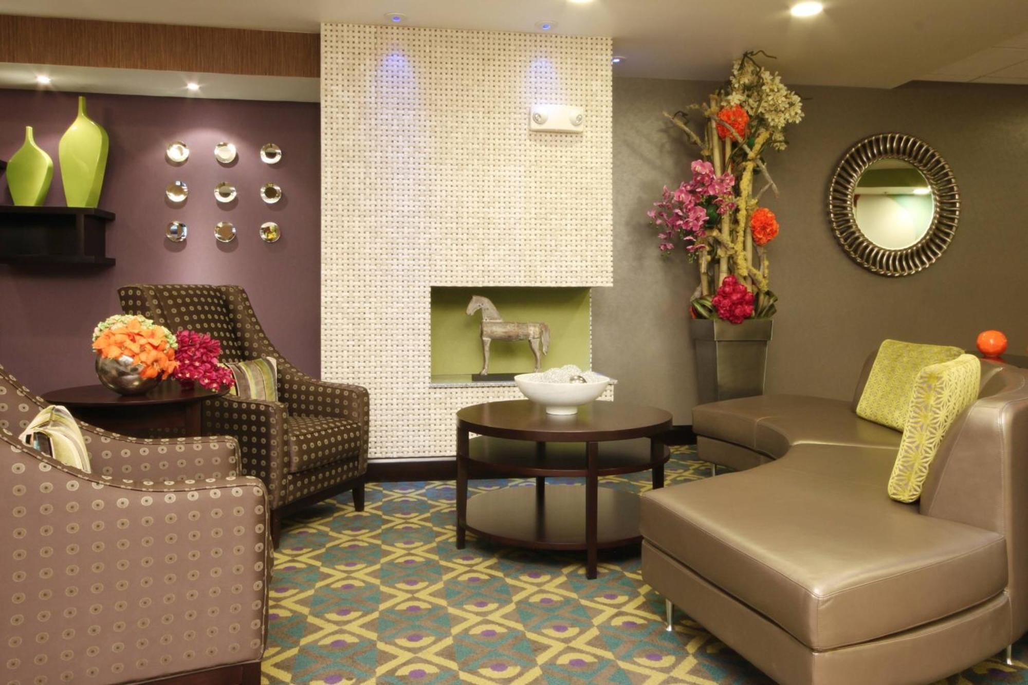 Hotel Fairfield & By Marriott Airport 3*