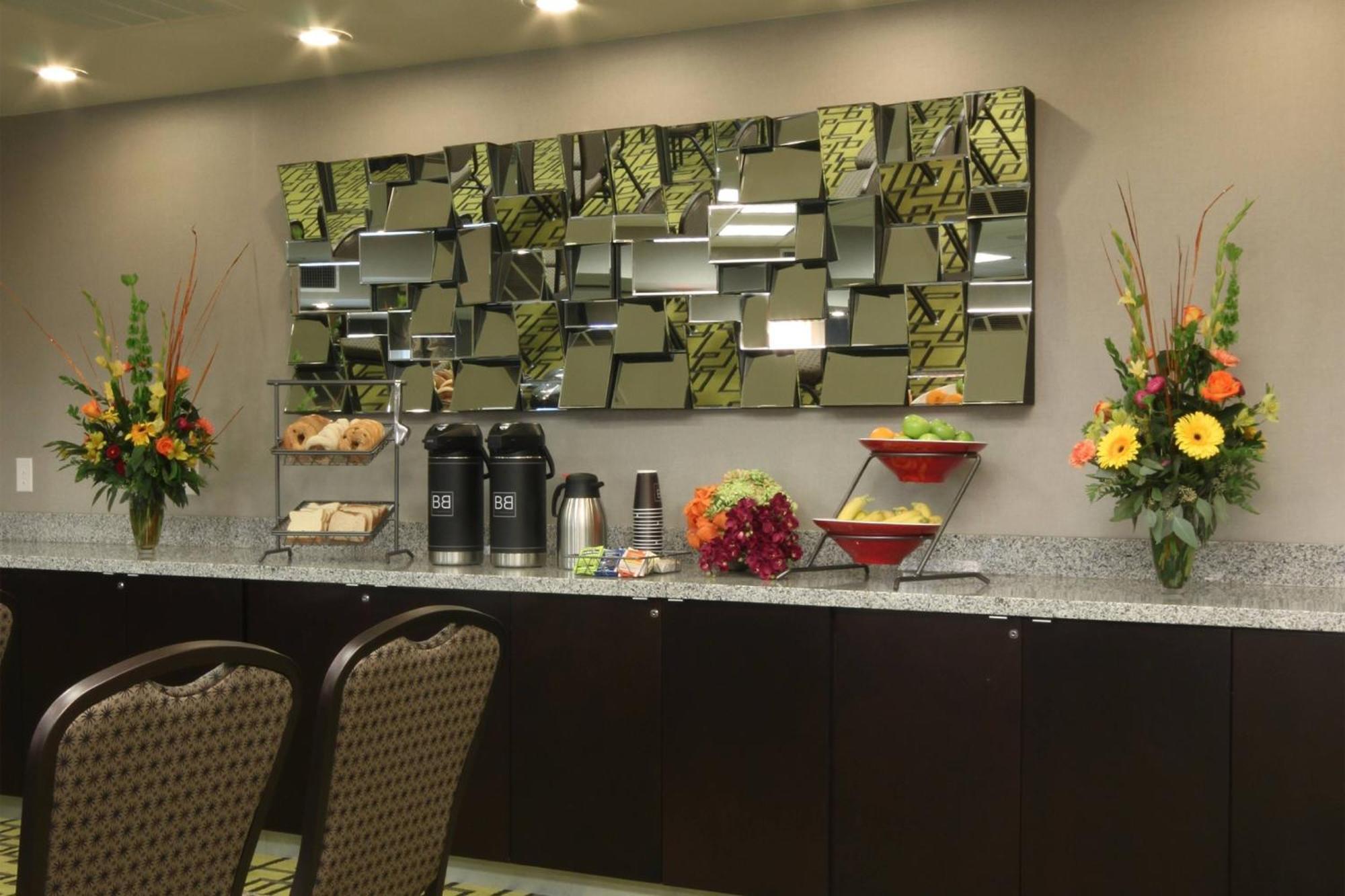 Fairfield & By Marriott Airport 3*