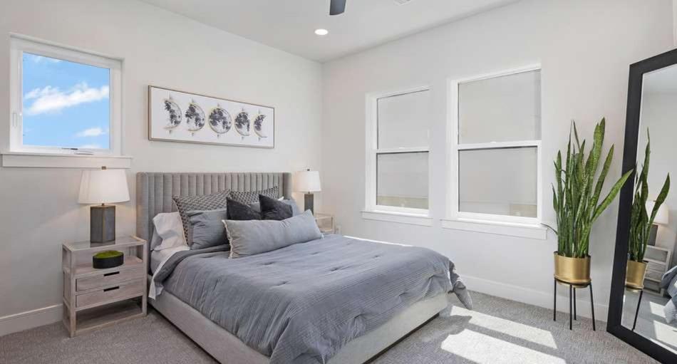 5020 Place Luxury Apartment *
