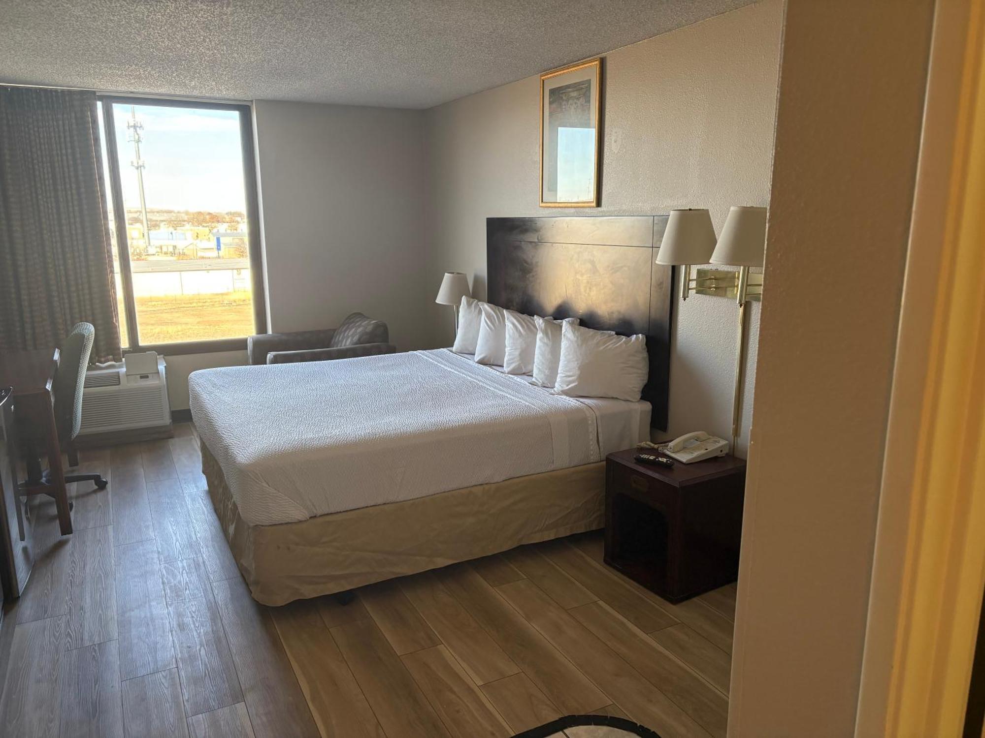 Hotel Days By Wyndham East 3*