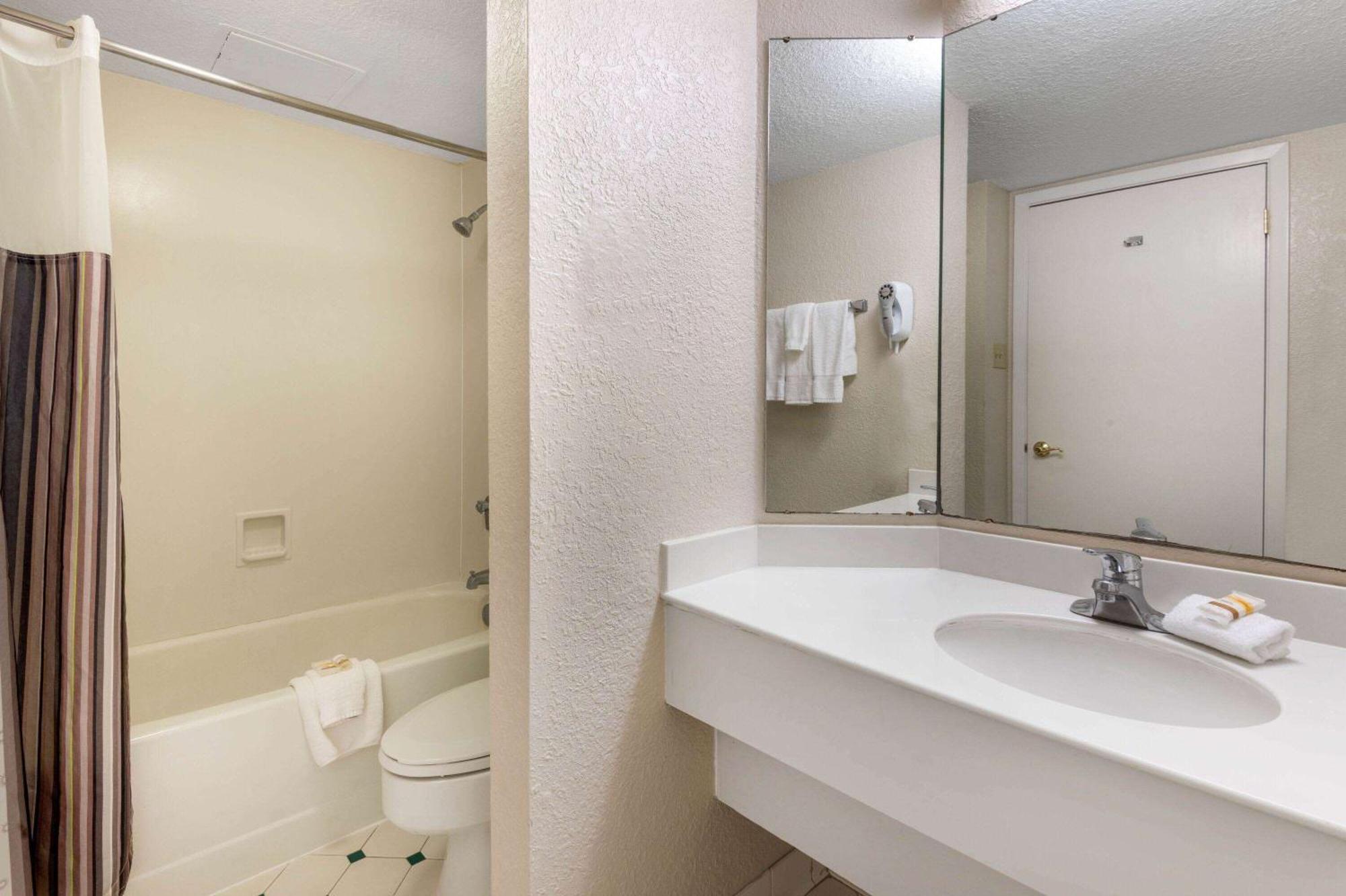La Quinta By Wyndham West Medical Center