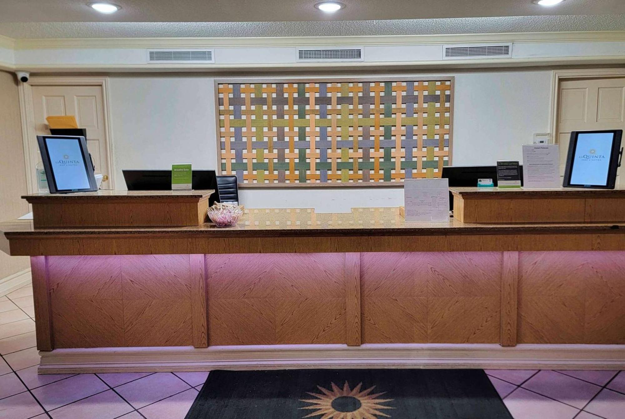 La Quinta By Wyndham West Medical Center Hotel 3*