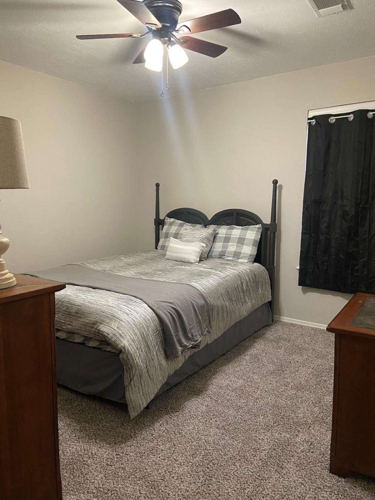 Cozy 3 Bedroom In Quiet Neighborhood Holiday home *