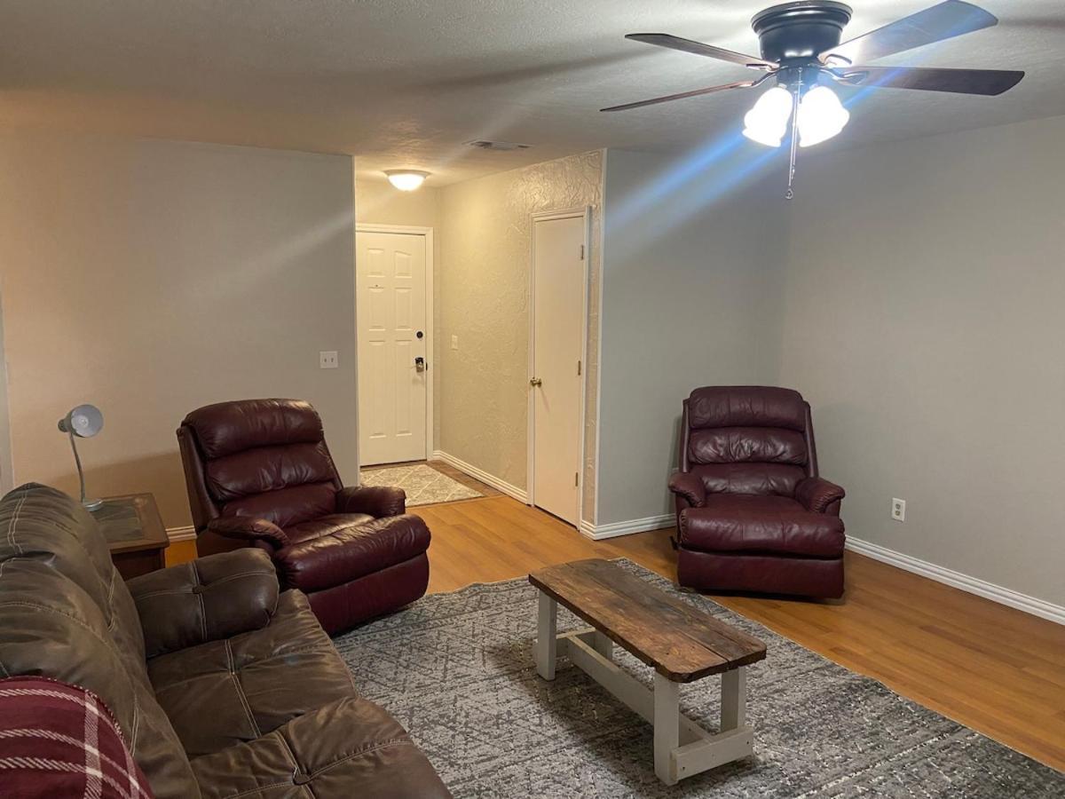 Cozy 3 Bedroom In Quiet Neighborhood Holiday home