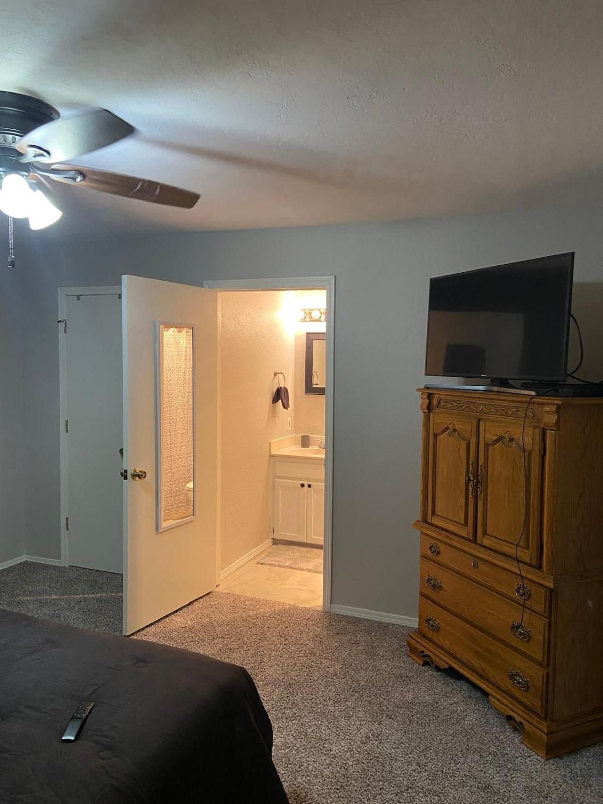 Cozy 3 Bedroom In Quiet Neighborhood Holiday home *