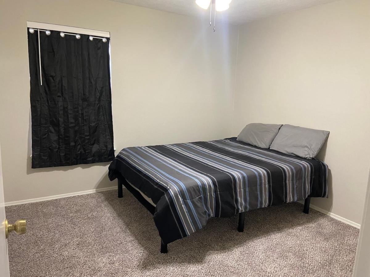 Holiday home Cozy 3 Bedroom In Quiet Neighborhood *