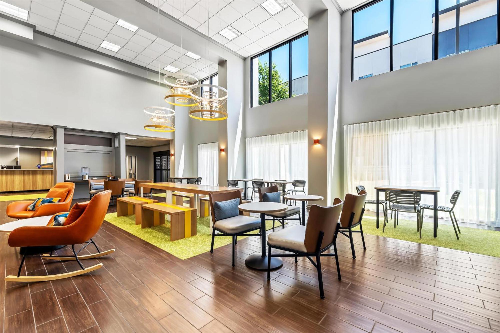 Hotel Spark By Hilton West Medical Center 3*