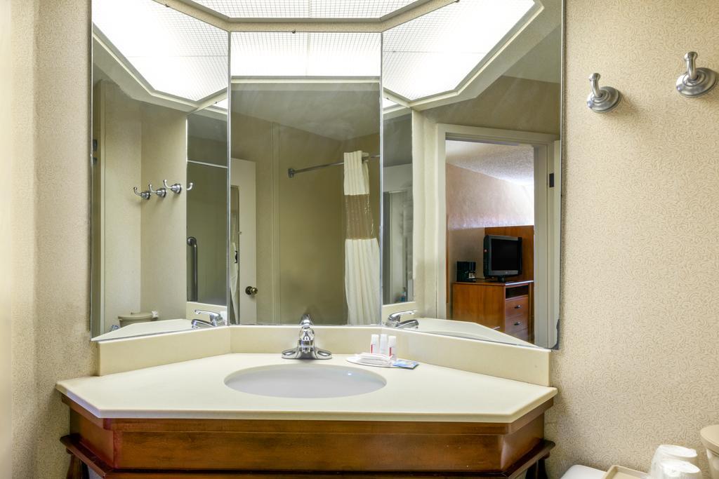 Hotel Baymont By Wyndham East Amarillo