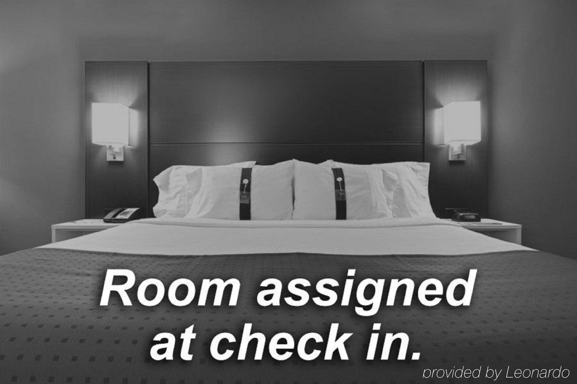 Express & East, An Ihg Hotel