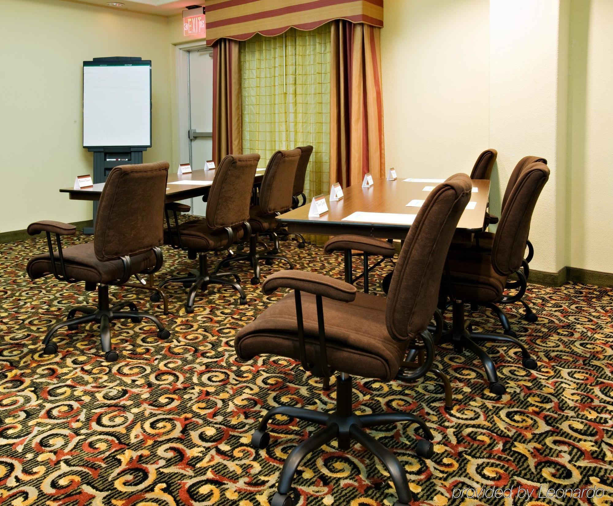 Express & East, An Ihg Hotel 2*