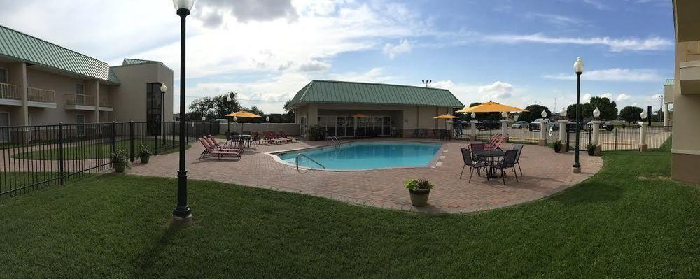 Extend-a-suites - Extended Stay, I-40 West Hotel 2*