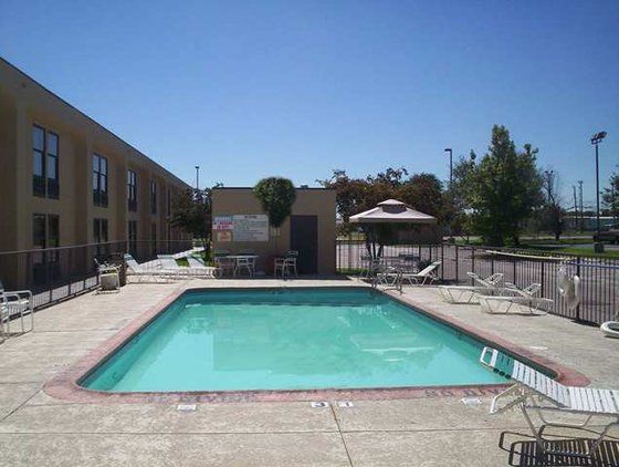 Baymont By Wyndham East Hotel 2*