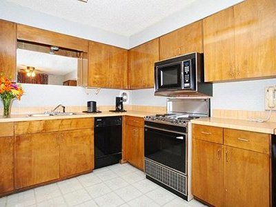 Quality I-40 East Inn 3*