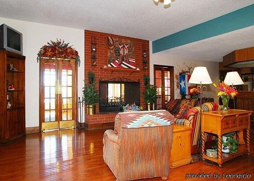 Quality I-40 East Inn 3*