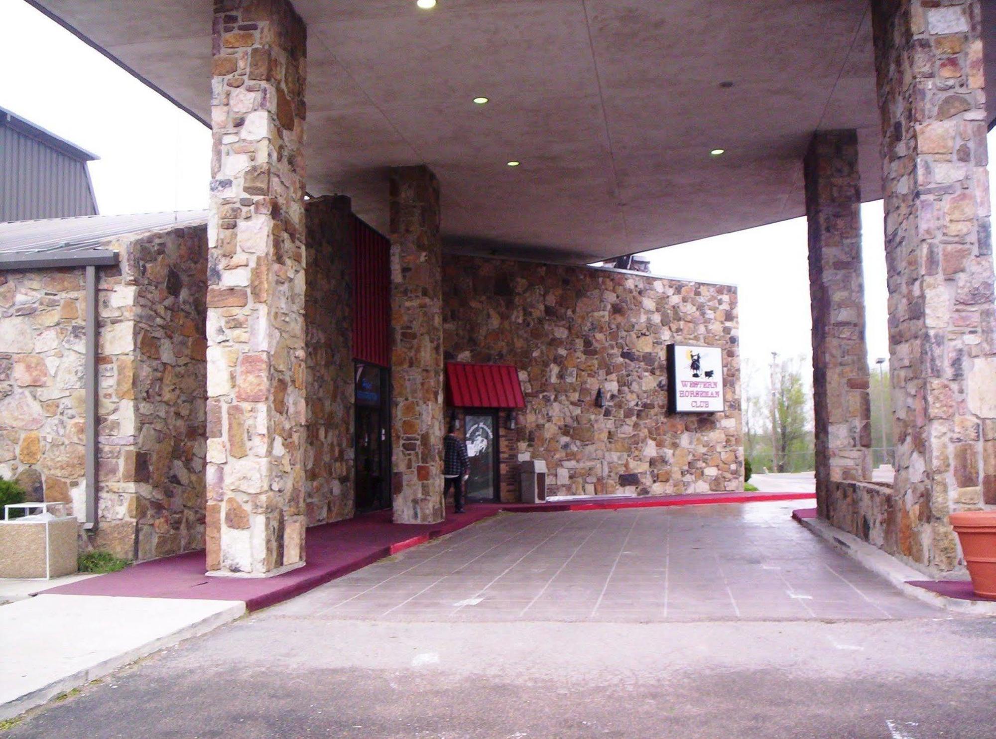 1hotel Hotel 2*