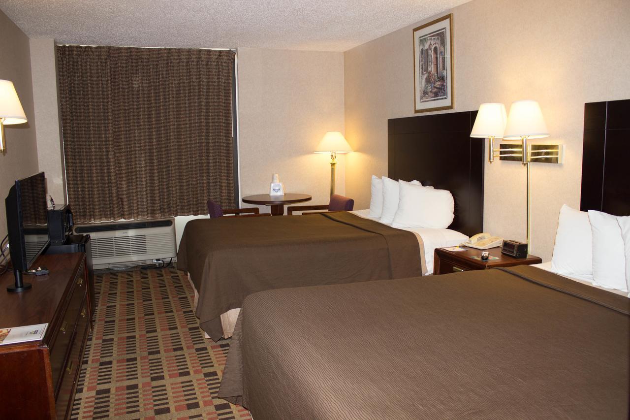 Hotel Days By Wyndham East 3*