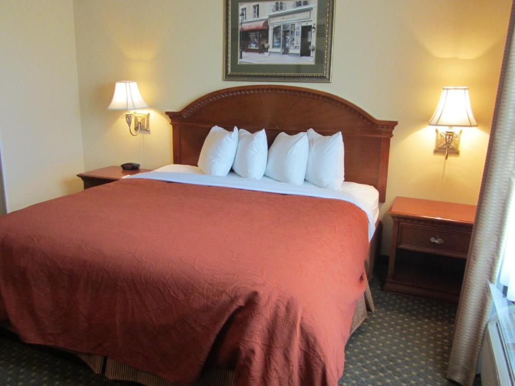 Hotel Country & By Radisson, I-40 West, Tx