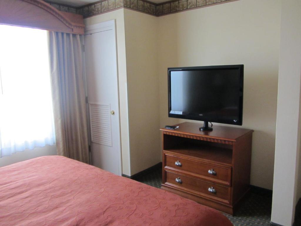 Country & By Radisson, I-40 West, Tx Hotel 2*
