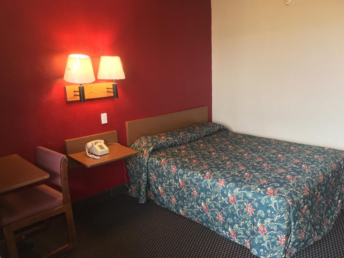 Relax West Medical Center Motel 2*