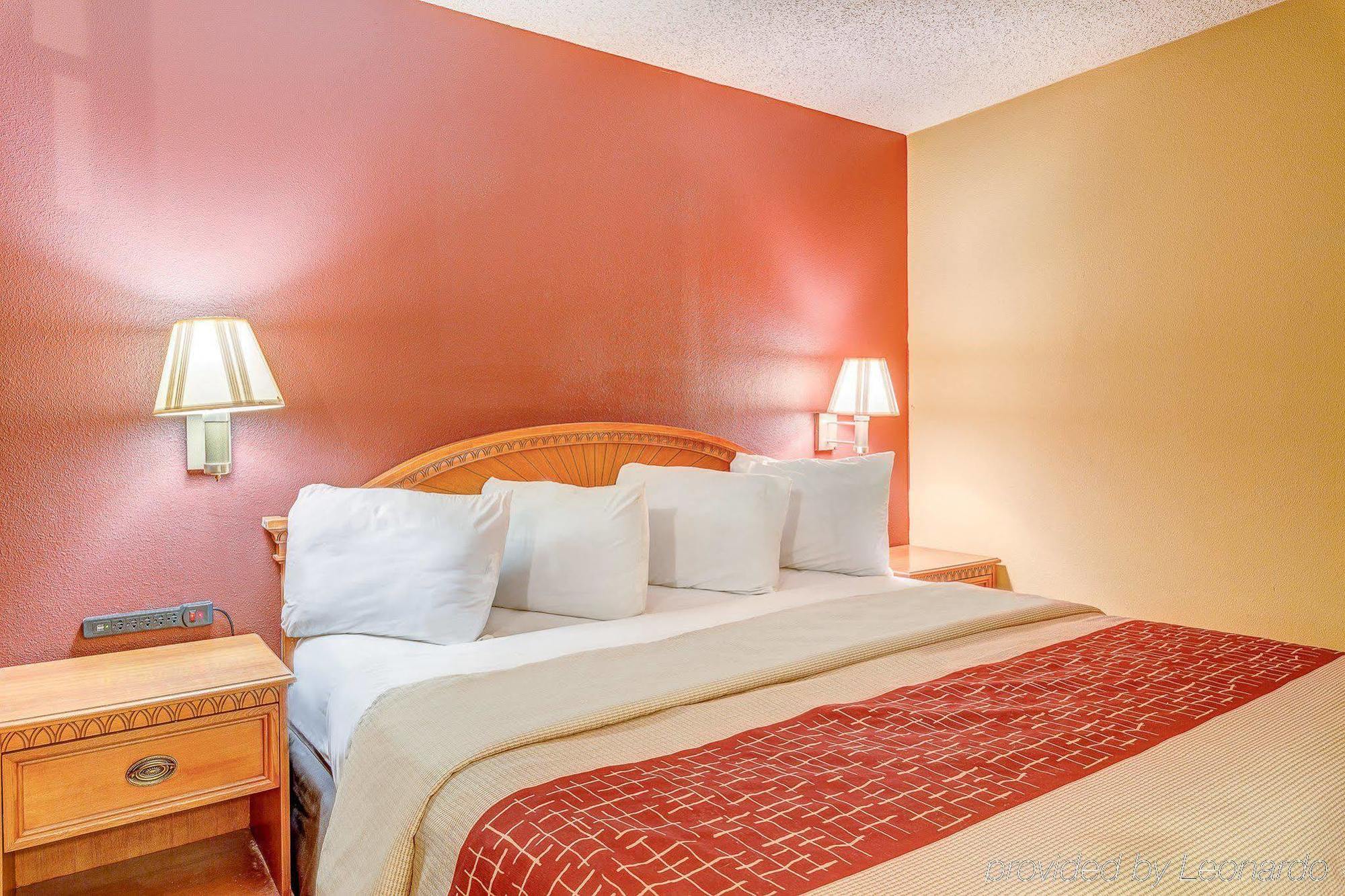 Motel Red Roof West
