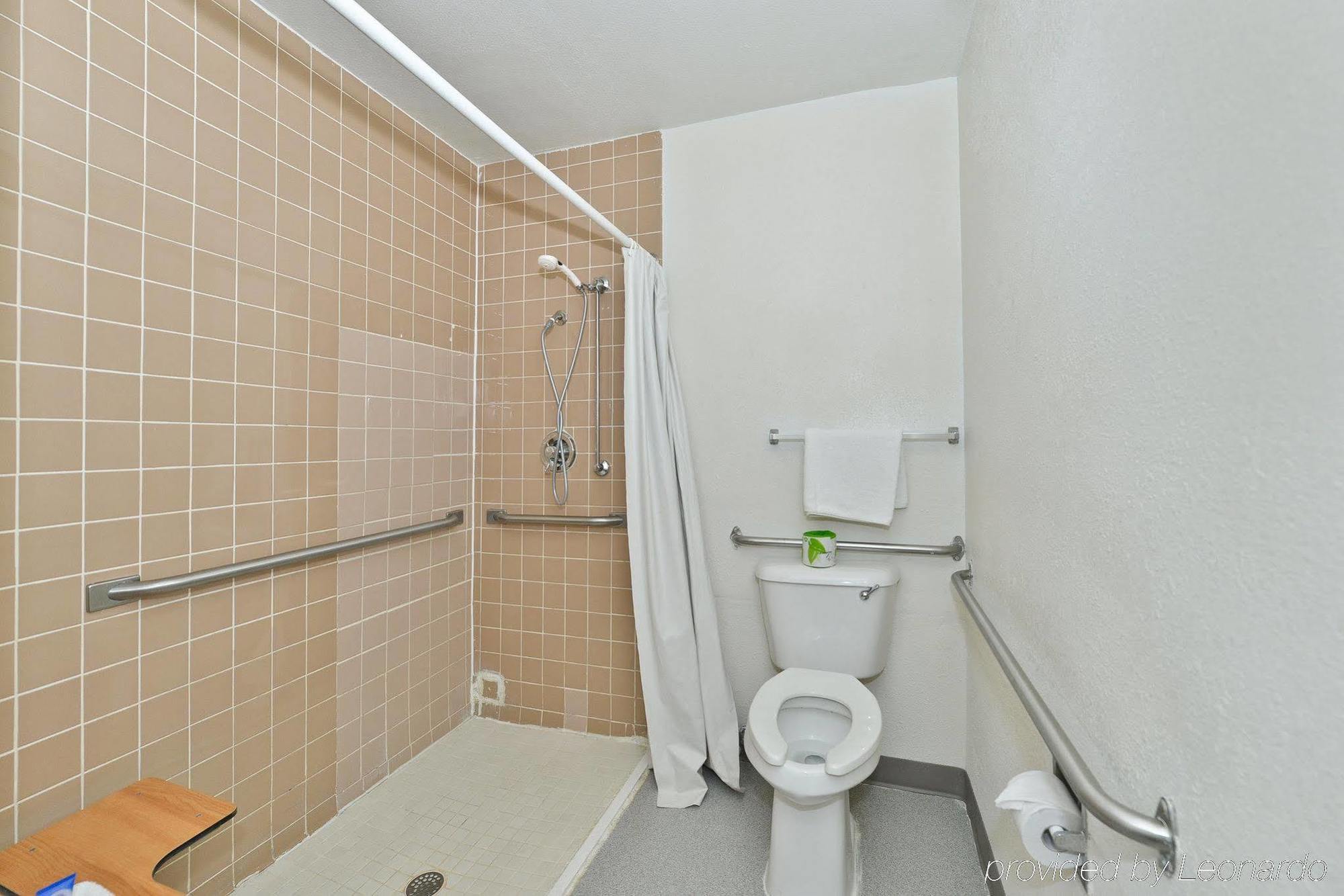 Motel Americas Value Airport/grand Street 2*