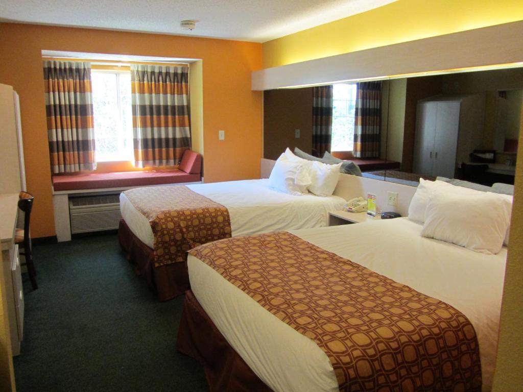 Hotel Microtel & By Wyndham