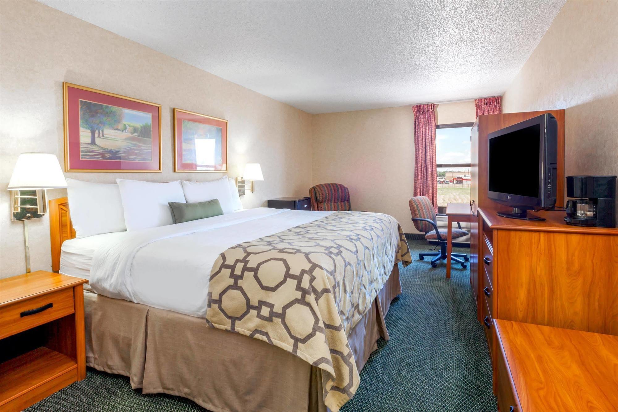 Baymont By Wyndham East 2*