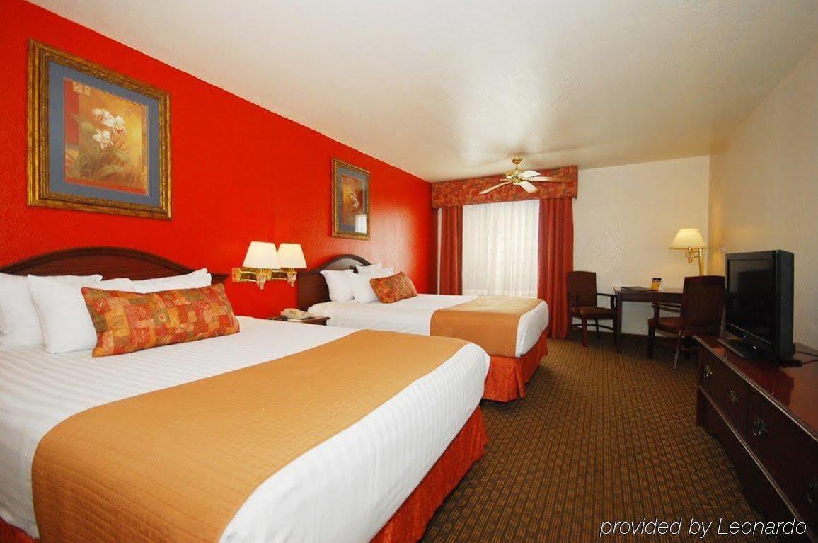 Western Santa Fe Hotel 3*