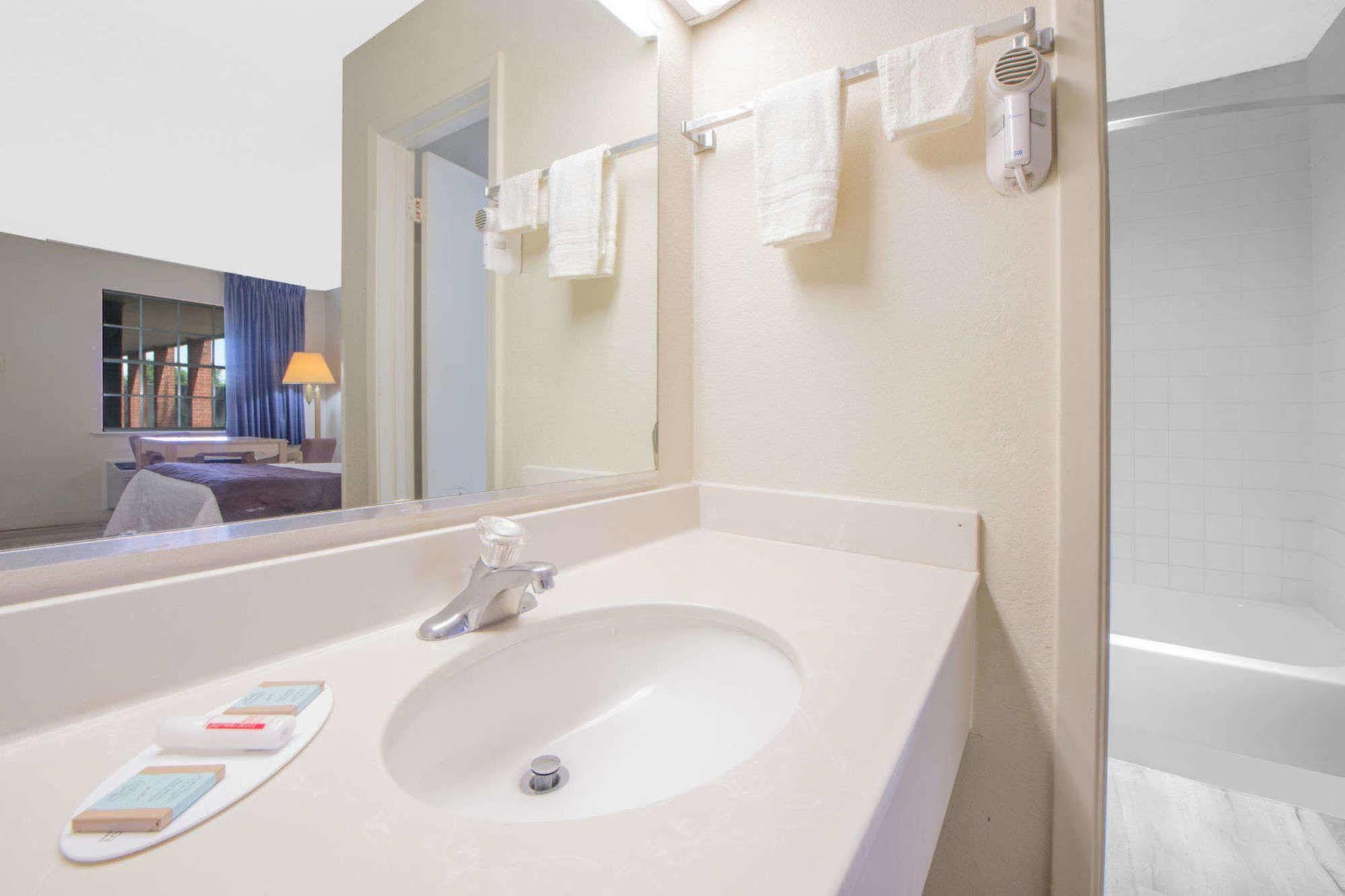 Atrea Hotel 3*