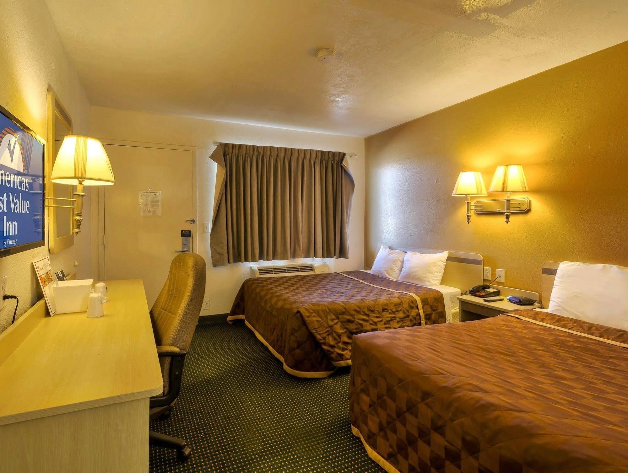 Motel Americas Value Airport/grand Street 2*