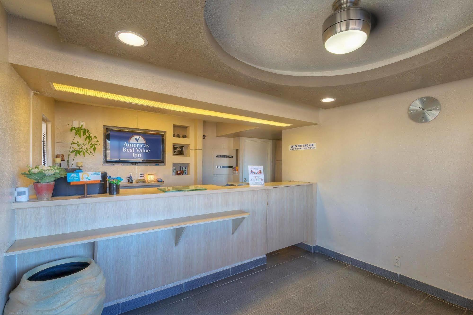 Motel Americas Value Airport/grand Street 2*