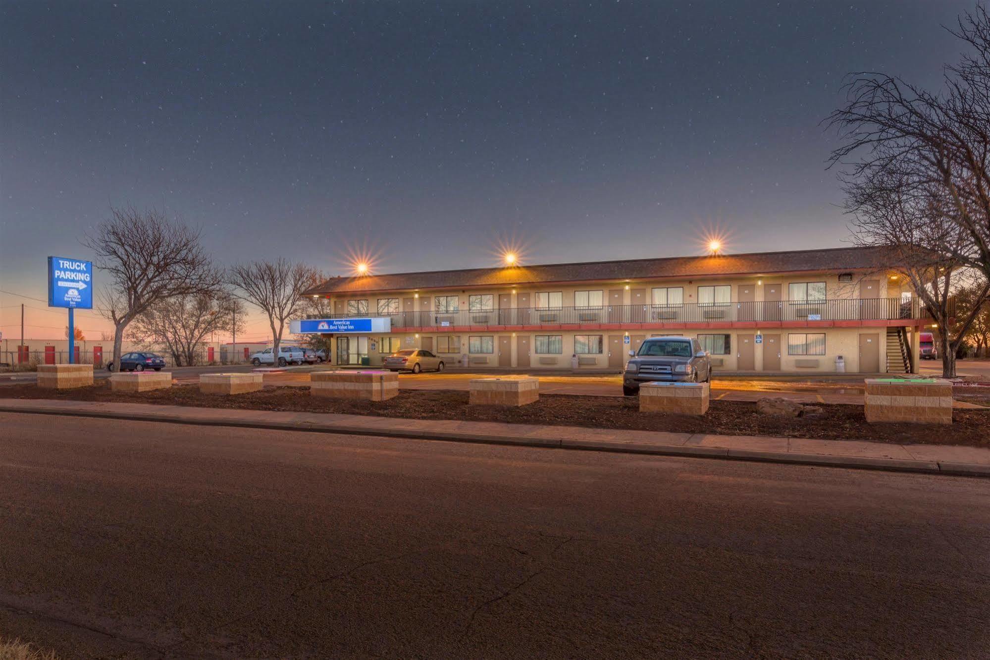Americas Value Airport/grand Street