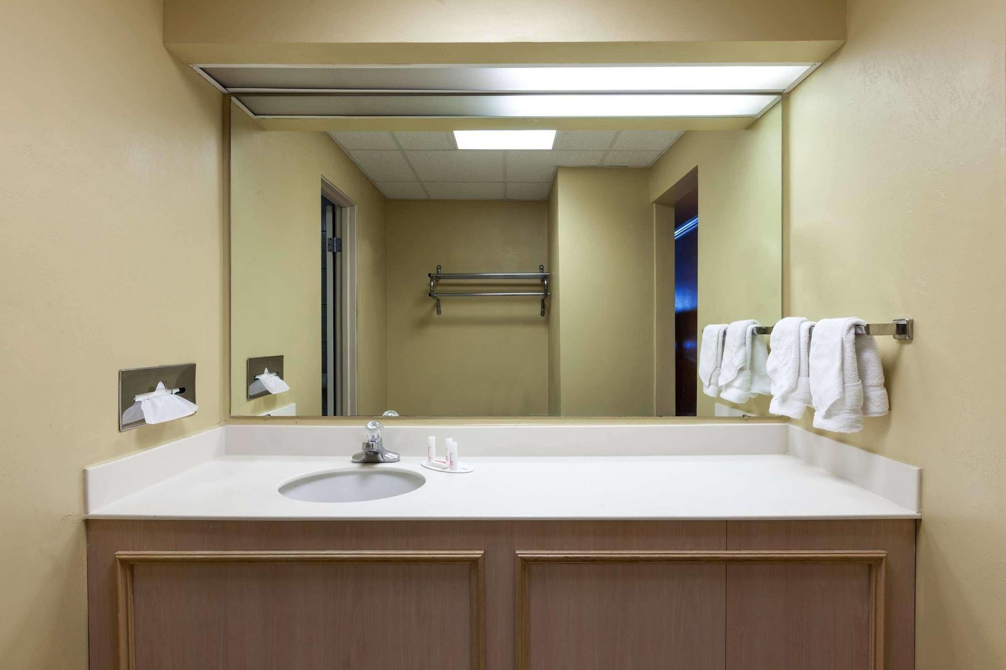 Extend-a-suites - Extended Stay, I-40 West Hotel Amarillo