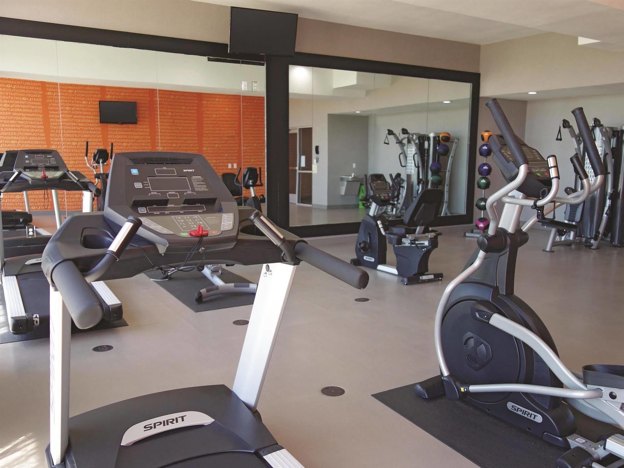 Hotel La Quinta By Wyndham Airport 3*