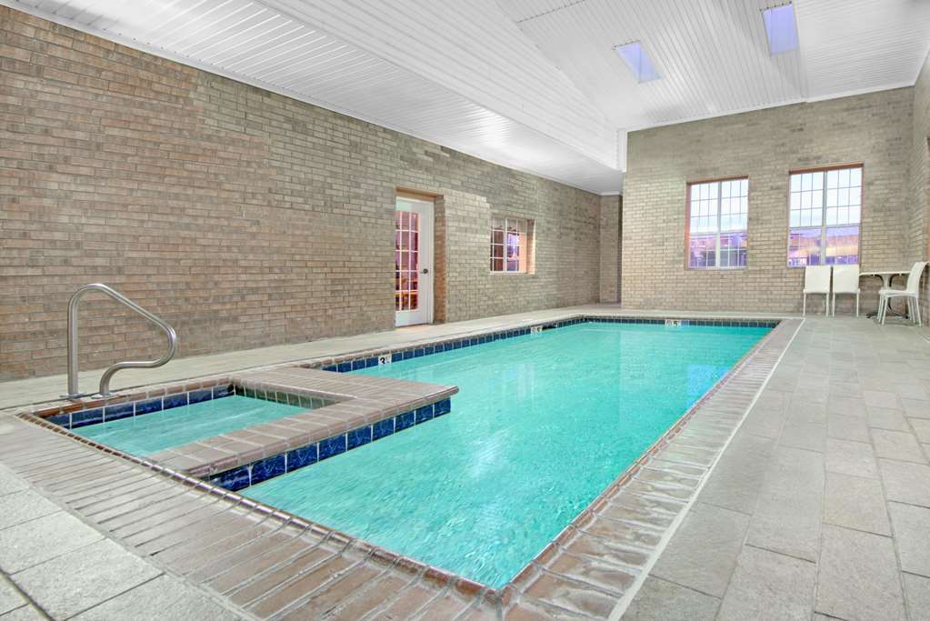 Hotel Microtel & By Wyndham 3*