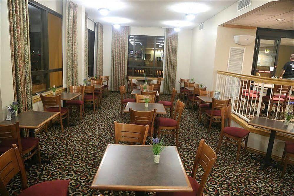 Hotel Baymont By Wyndham East