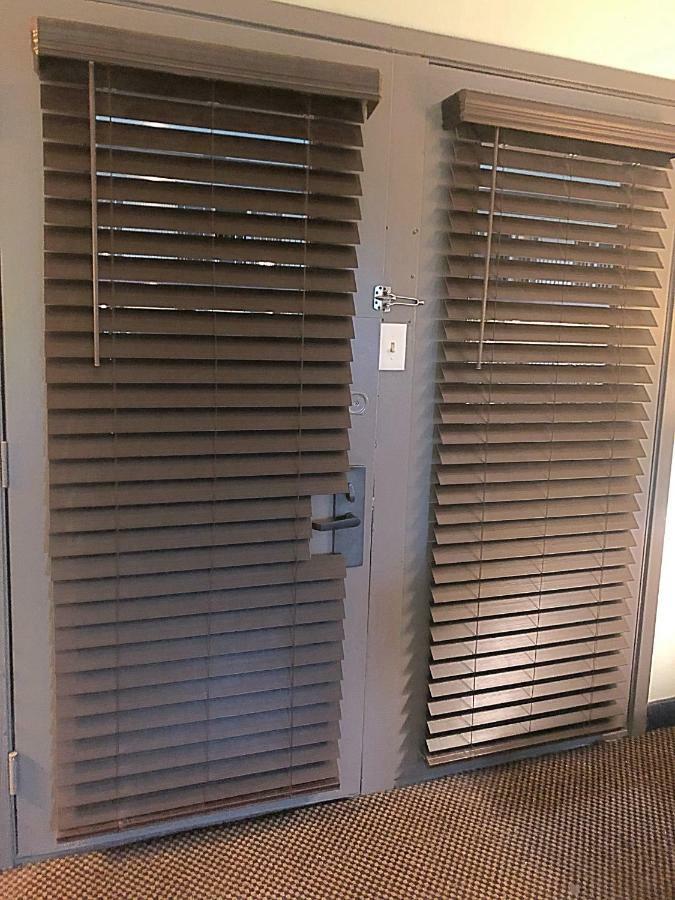 1hotel