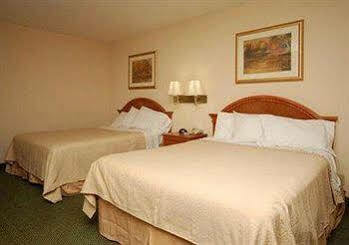 Red Roof West Motel 2*
