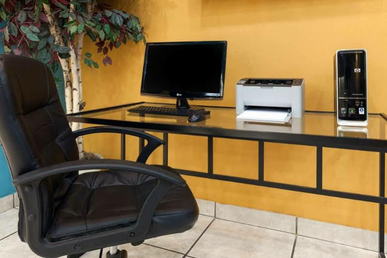 Extend-a-suites - Extended Stay, I-40 West