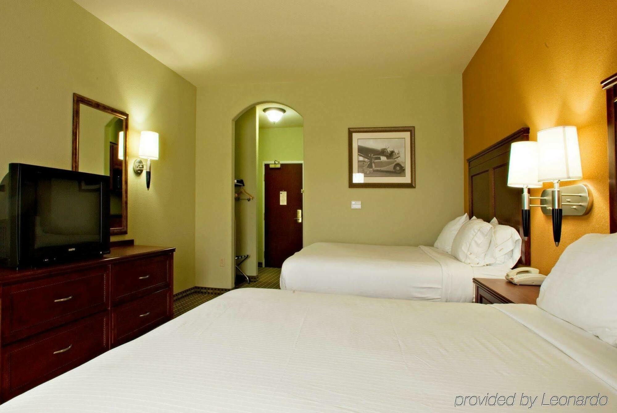 Express & East, An Ihg Hotel Amarillo
