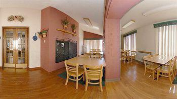 Quality I-40 East Inn 3*