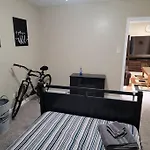 City Cottage 2Br/1Ba Near Downtown