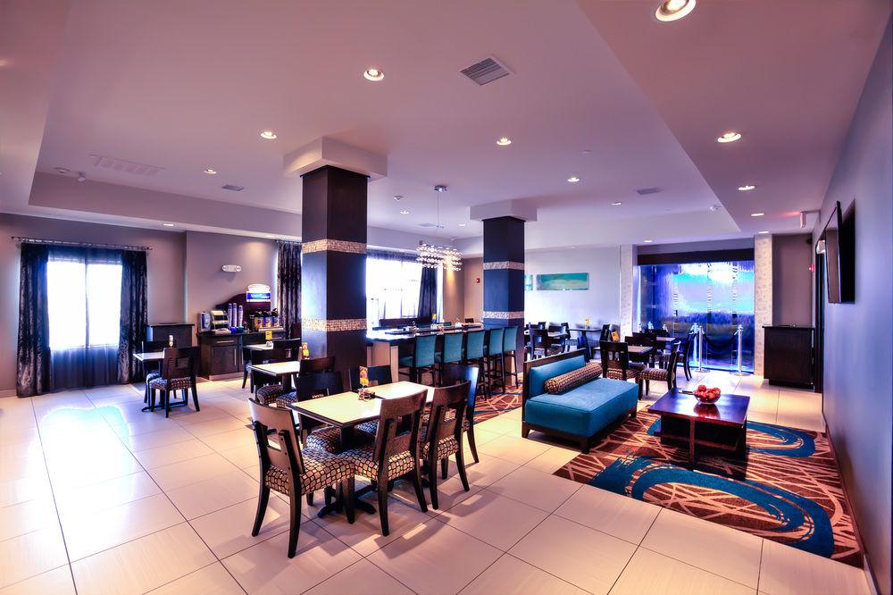 Express & West By Ihg Hotel 3*
